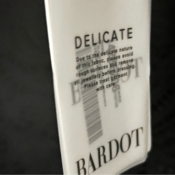 NWT BARDOT RIVIERA LACE HALTER COCKTAIL AND PARTY DRESS NWT BARDOT - Picture 9 of 10